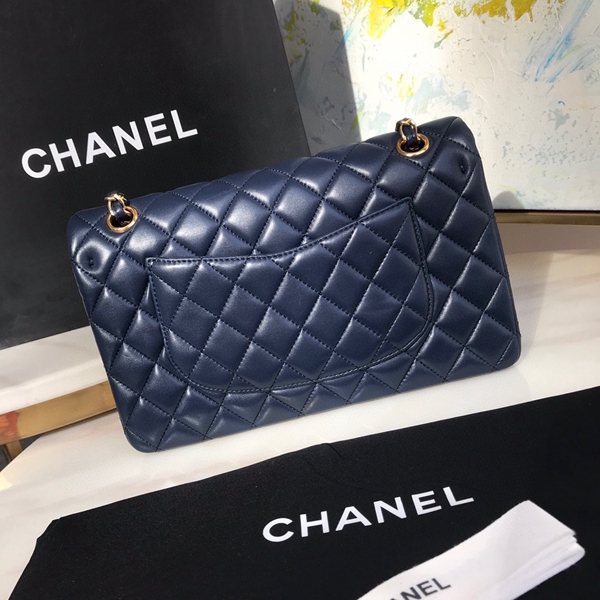 シャネルバッグレプリカ背面デザイン